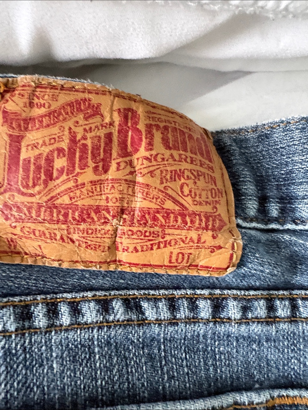 ✨ Men’s Vintage Lucky Brand Bootcut -Button-fly Jeans — Made in USA ✨ - Picture 2 of 8
